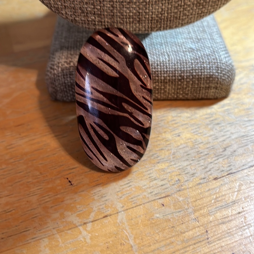 Animal print ring, size 9 - Picture 3 of 5